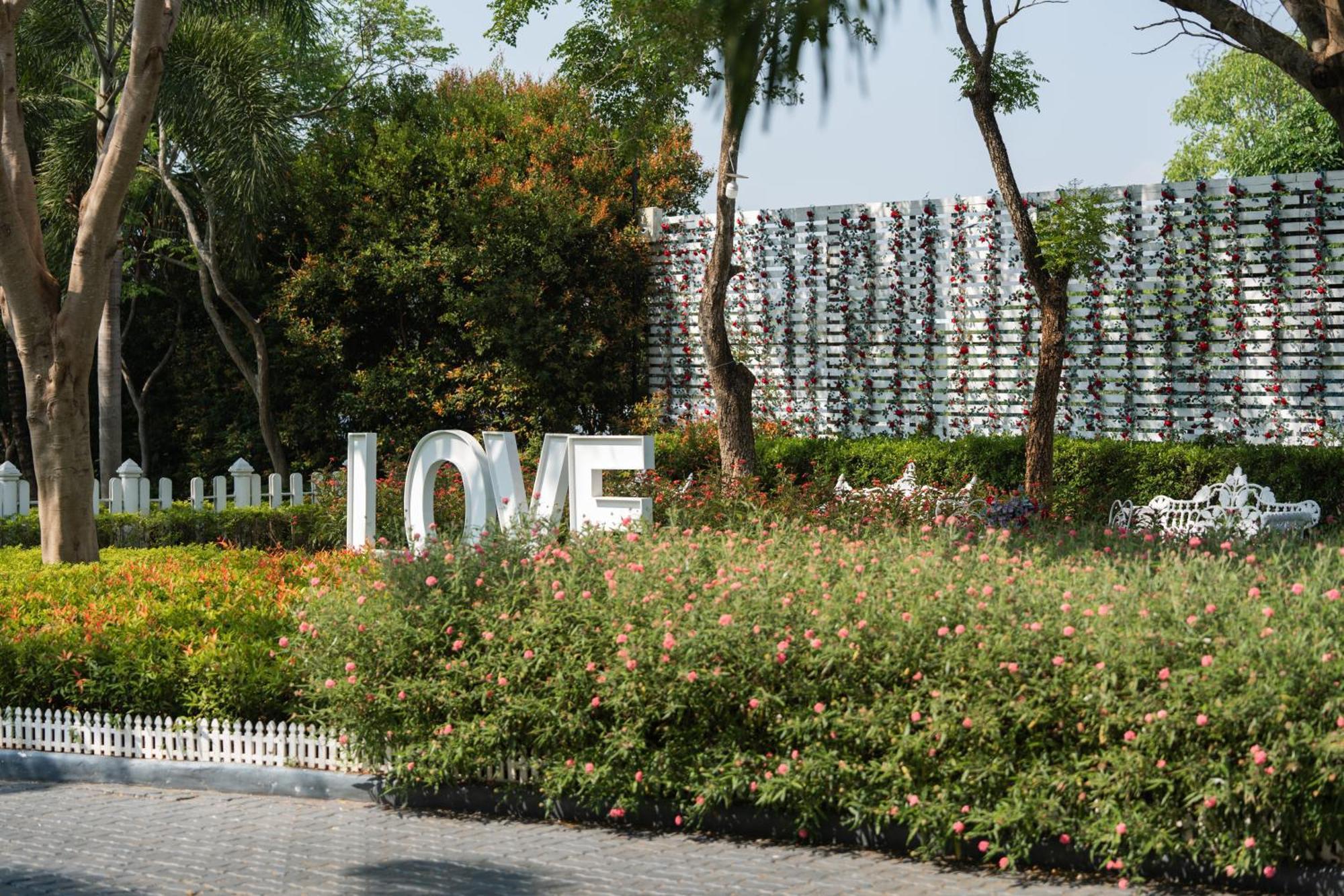 Villa Reina Resort Nong Nam Daeng Exterior photo