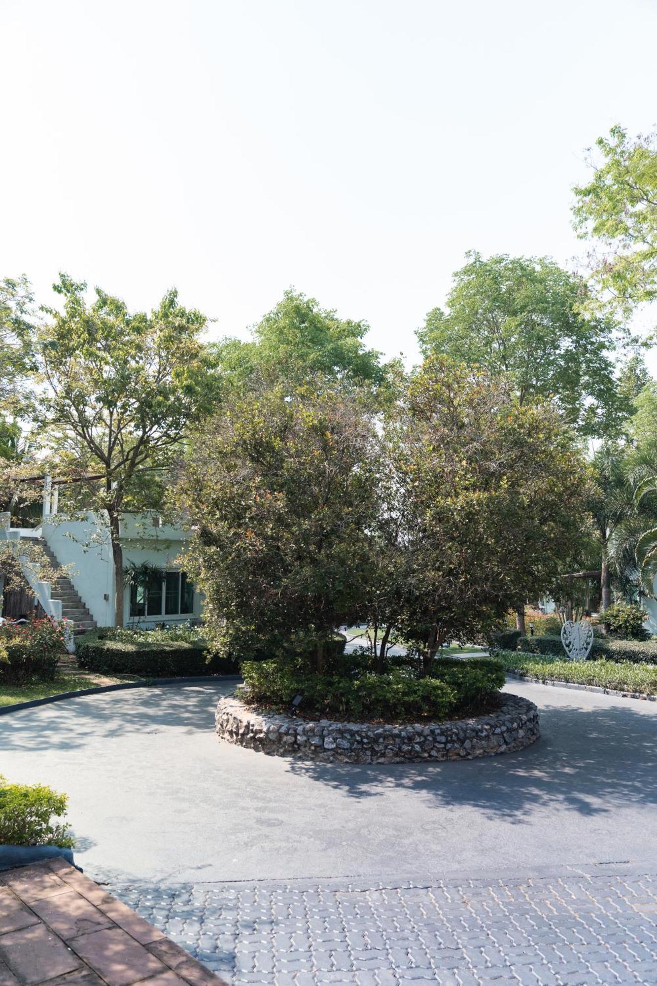 Villa Reina Resort Nong Nam Daeng Exterior photo