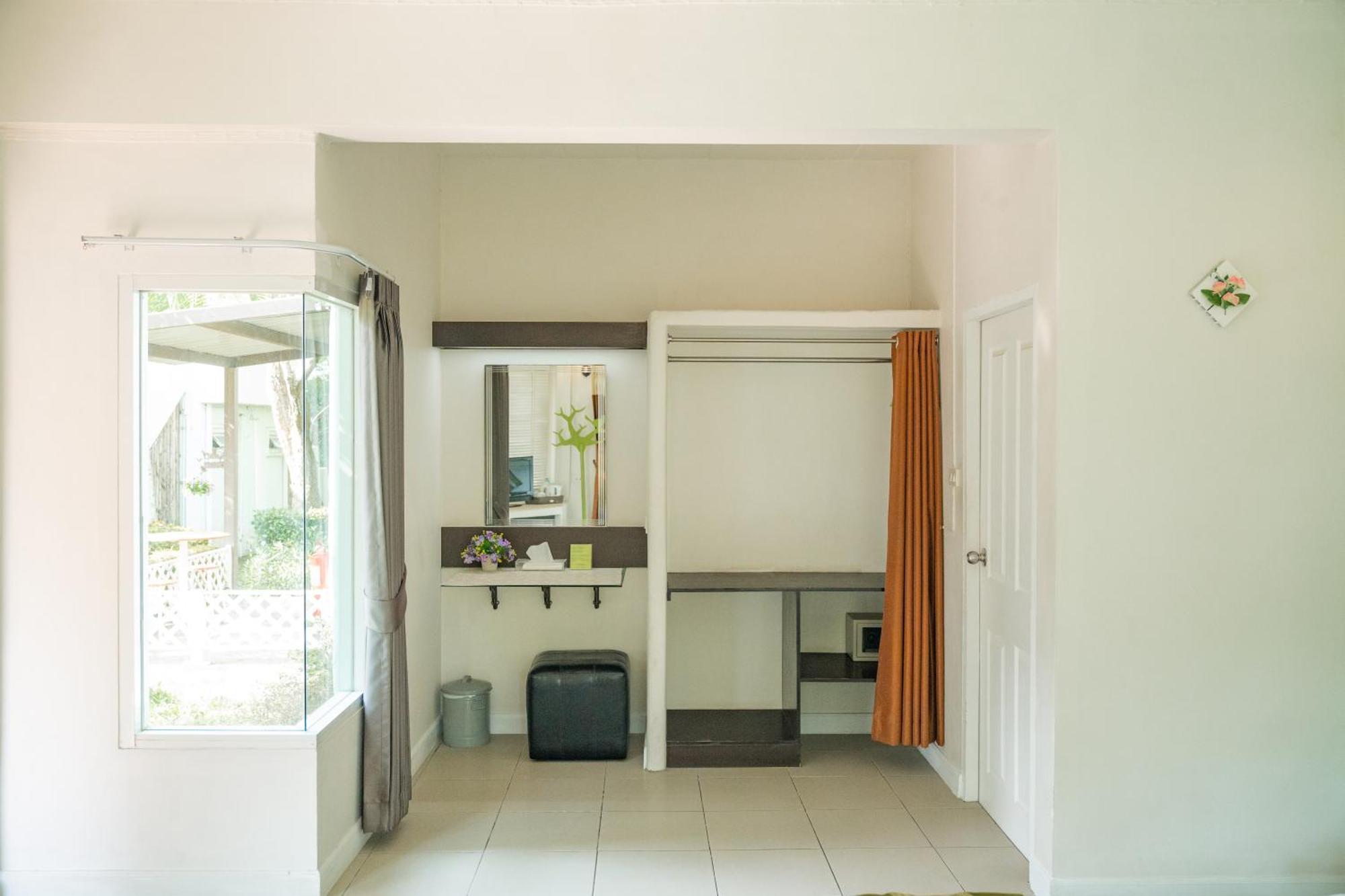 Villa Reina Resort Nong Nam Daeng Exterior photo