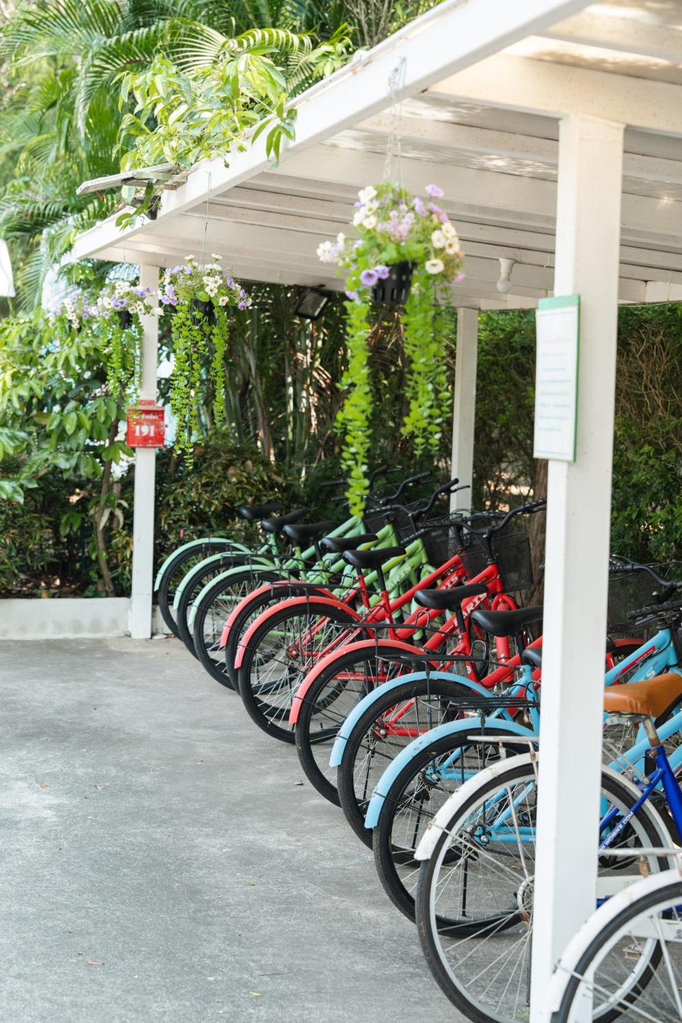 Villa Reina Resort Nong Nam Daeng Exterior photo