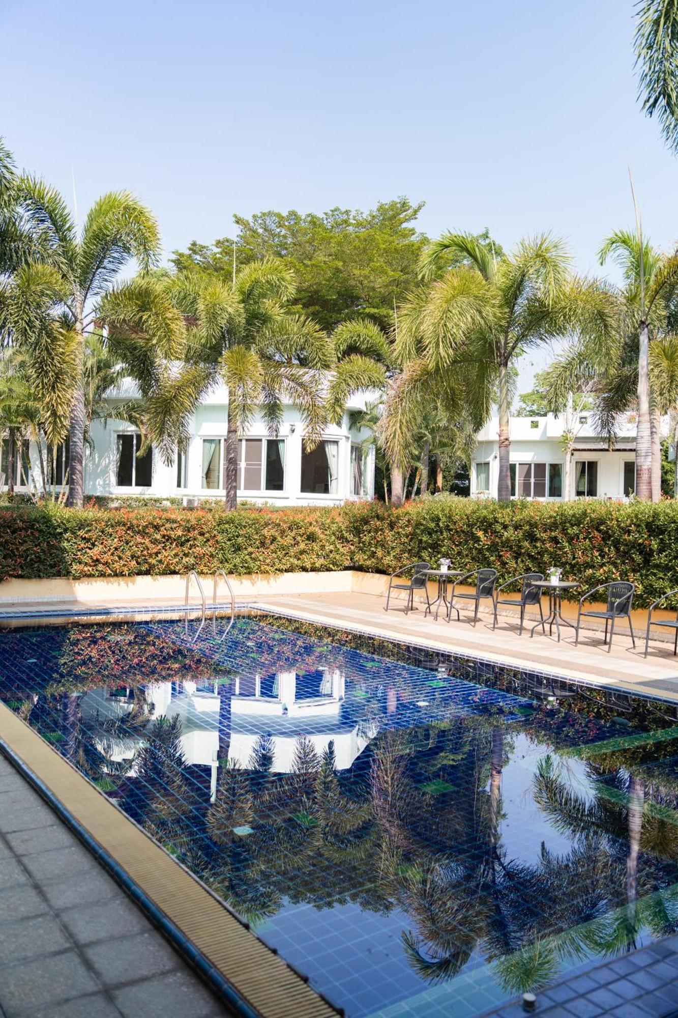 Villa Reina Resort Nong Nam Daeng Exterior photo