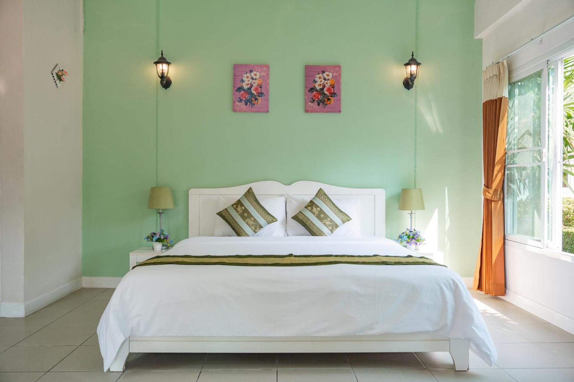 Villa Reina Resort Nong Nam Daeng Exterior photo