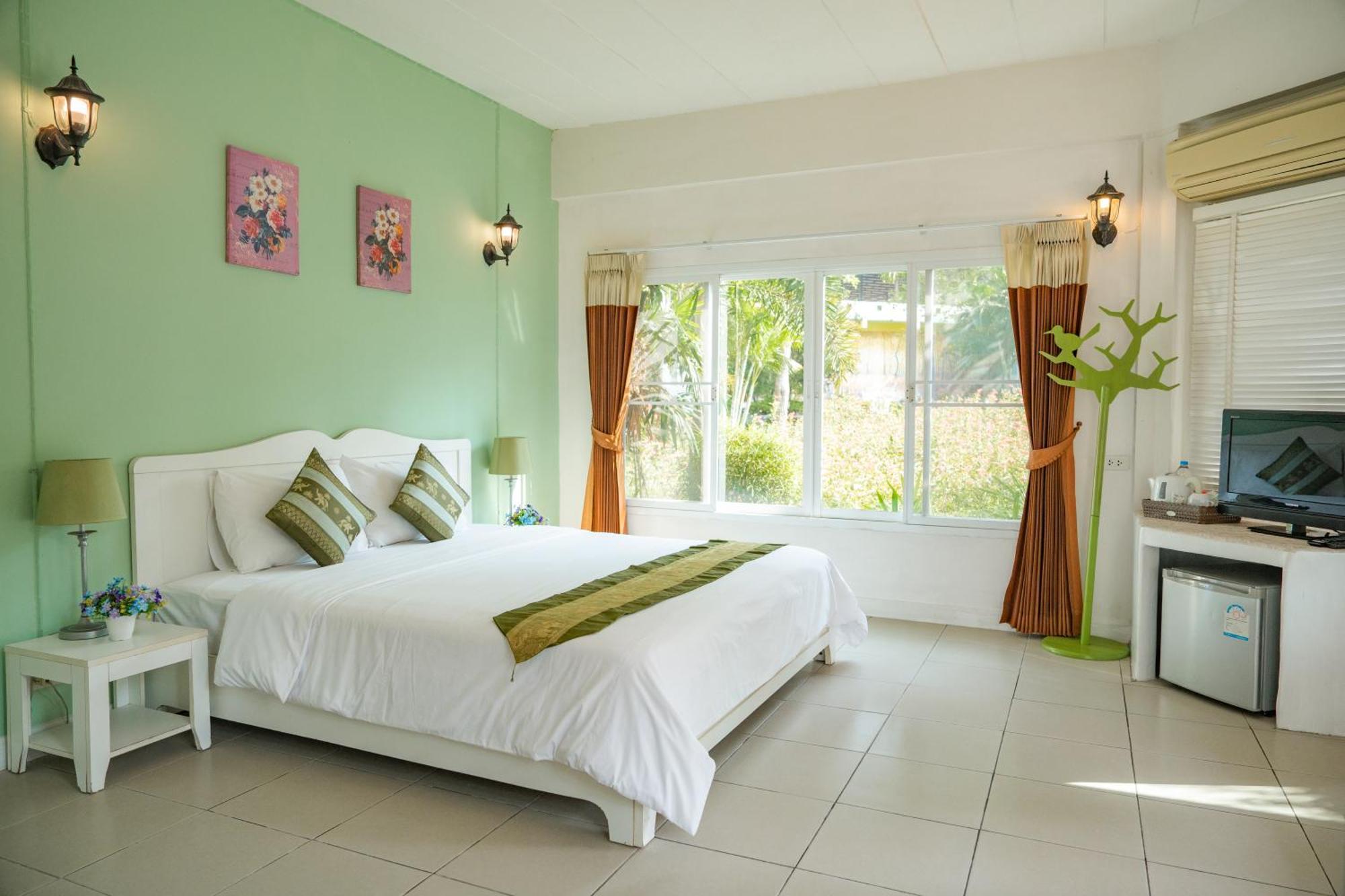 Villa Reina Resort Nong Nam Daeng Exterior photo