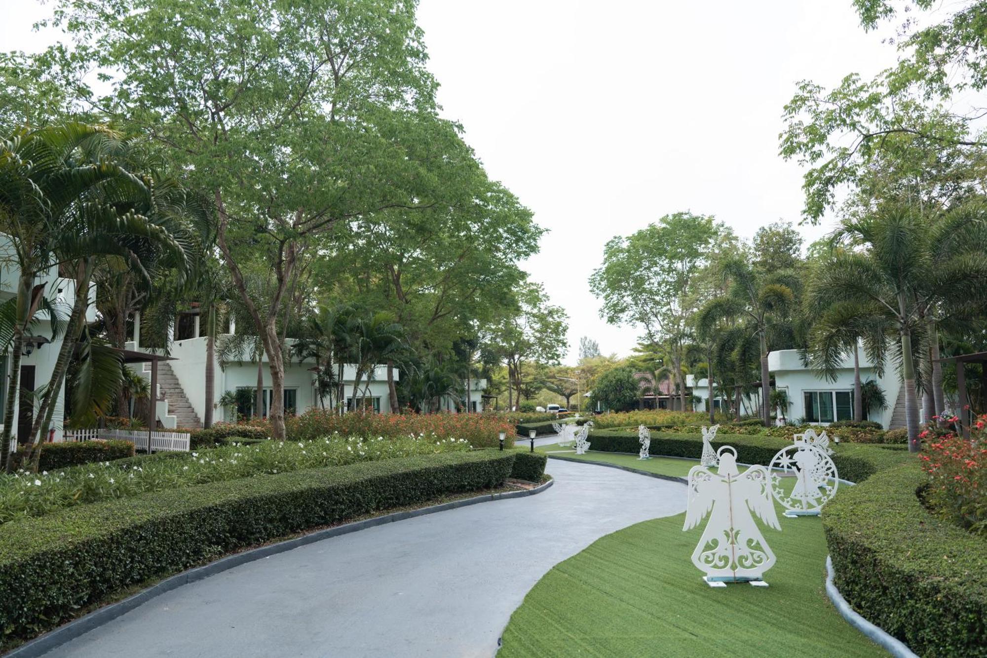 Villa Reina Resort Nong Nam Daeng Exterior photo