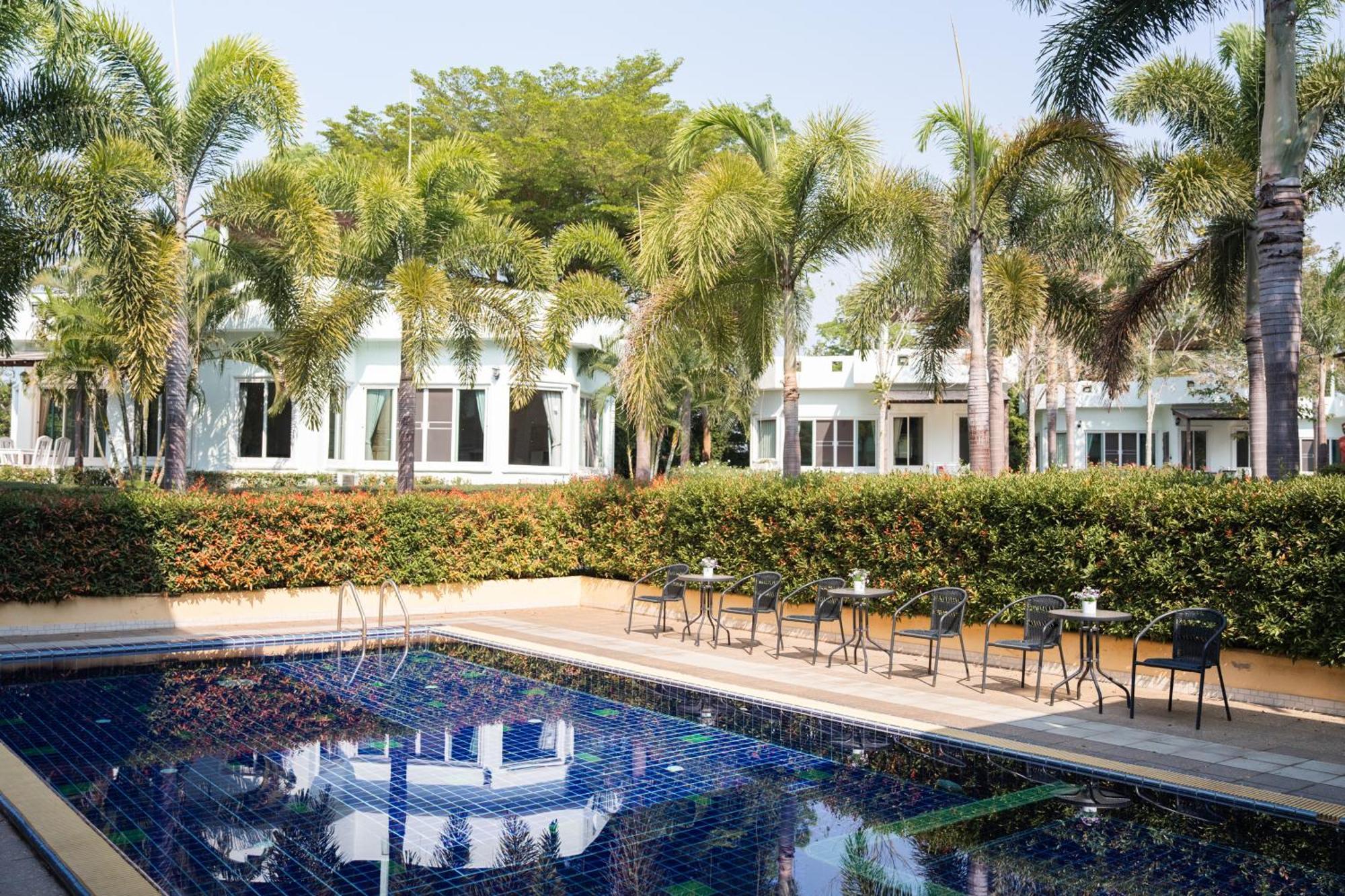 Villa Reina Resort Nong Nam Daeng Exterior photo