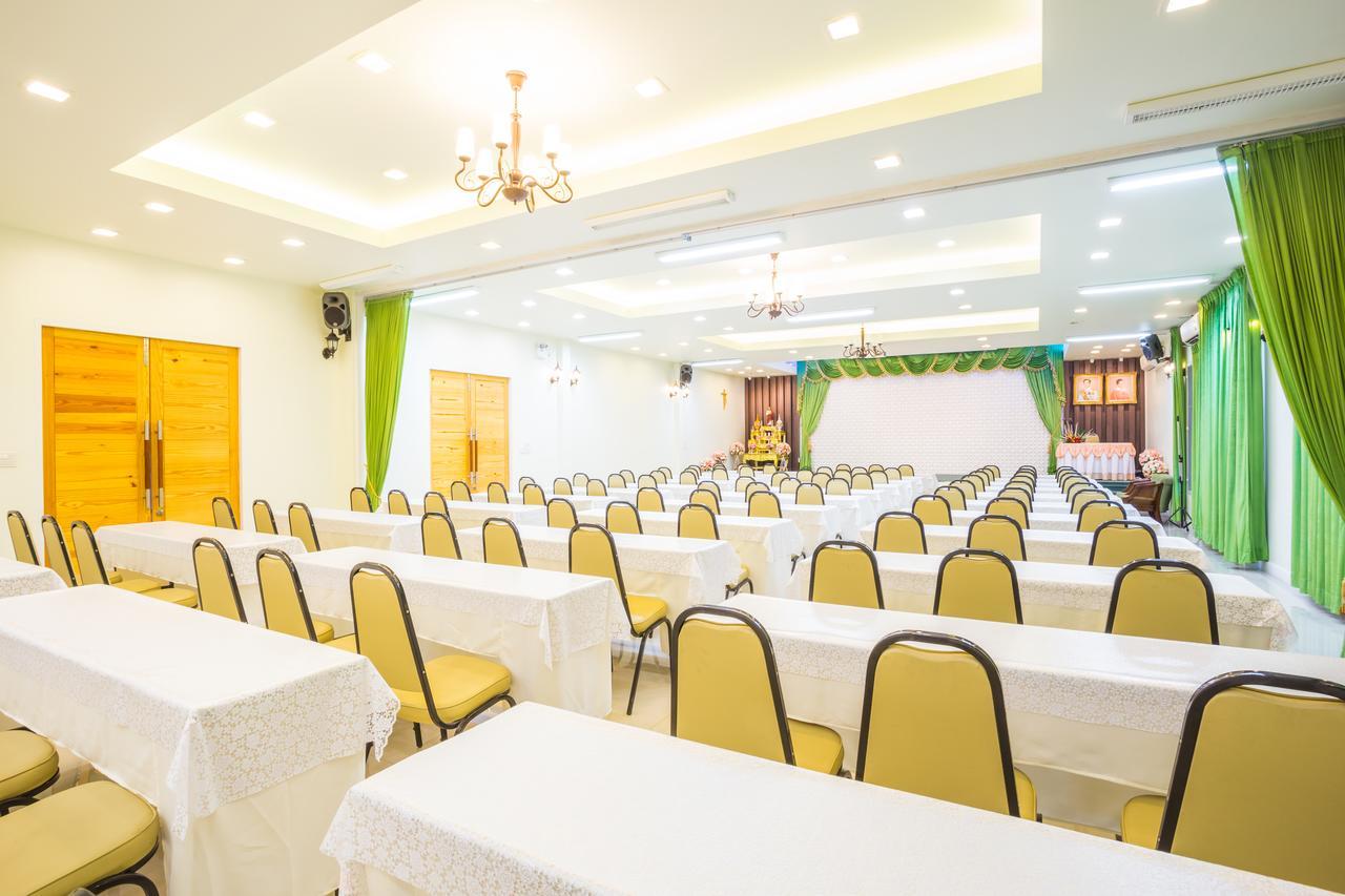 Villa Reina Resort Nong Nam Daeng Exterior photo